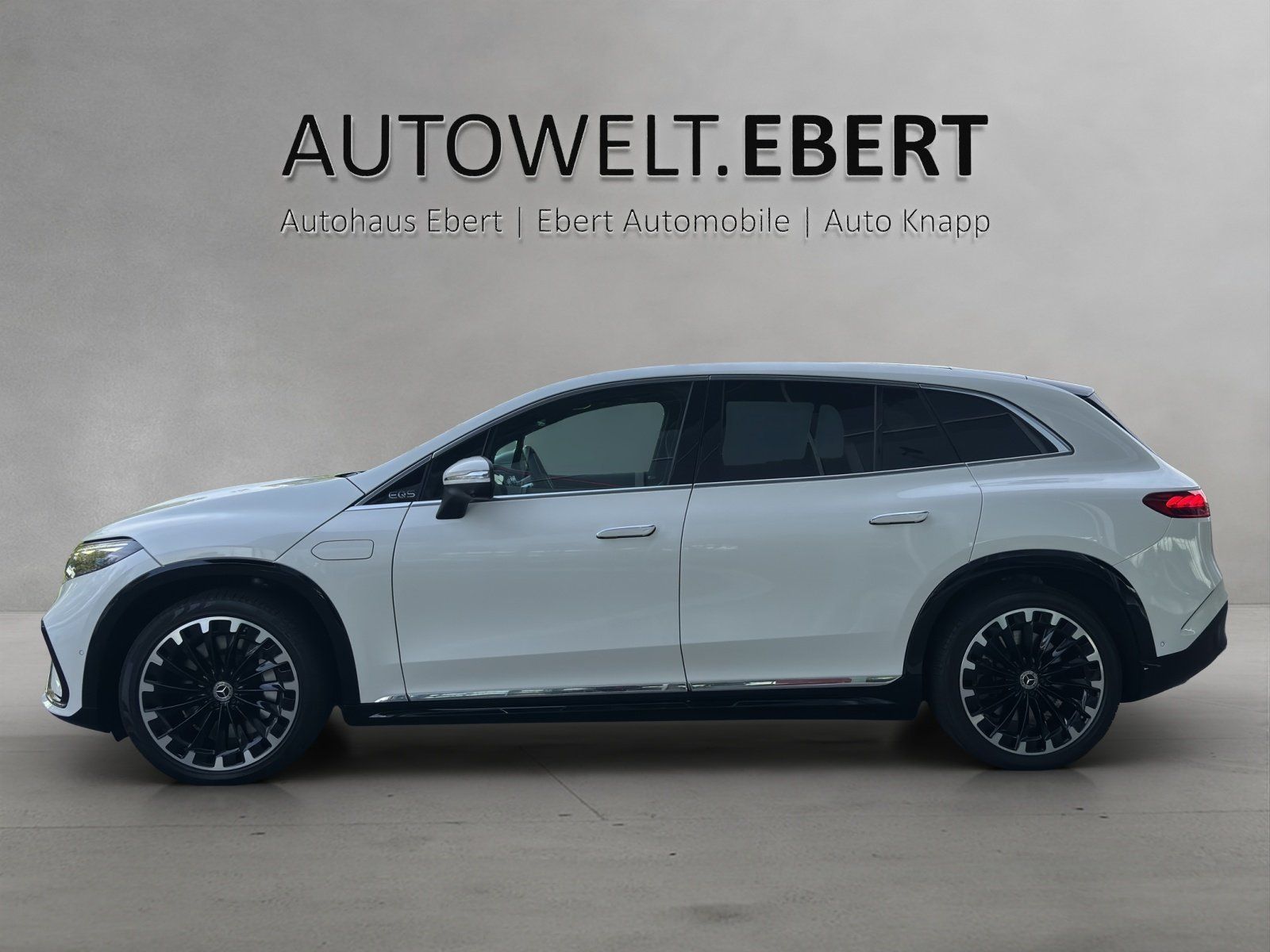 Fahrzeugabbildung Mercedes-Benz EQS 580 SUV AMG Prem+ Nappa Carbon Massage HYPER