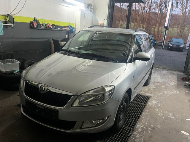 Skoda Fabia Combi 1.2/12 Monate Garantie/Wenig Km