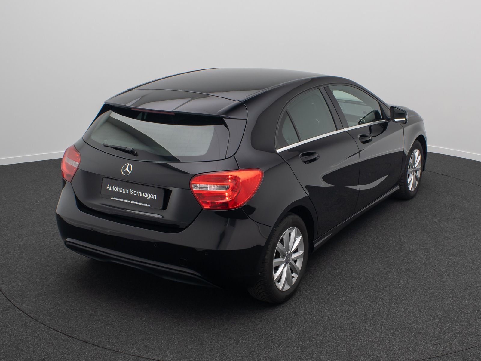 Fahrzeugabbildung Mercedes-Benz A180 BlueEfficiency Navi Sound Tempomat ParkAsst