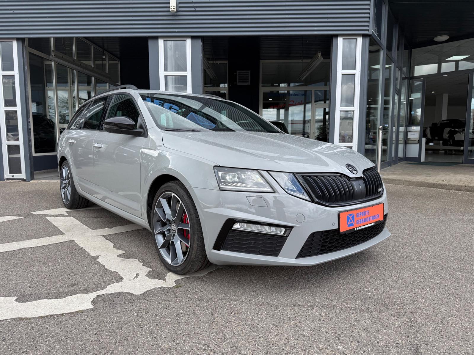 Skoda Octavia Combi RS 245 DSG/CARPLAY/KAMERA/PANO
