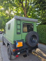 Mercedes-Benz 230 - Mercedes-Benz 230 mit Benzin-Antrieb