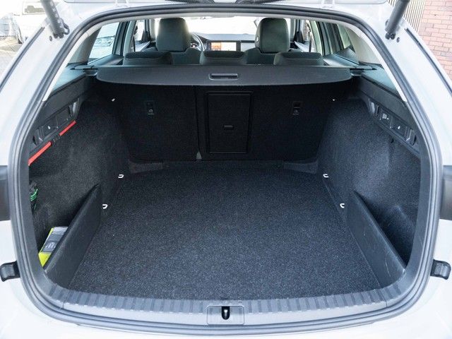 Octavia Combi 2.0 TDI Style DSG AHK+HUD+NAVI+SID