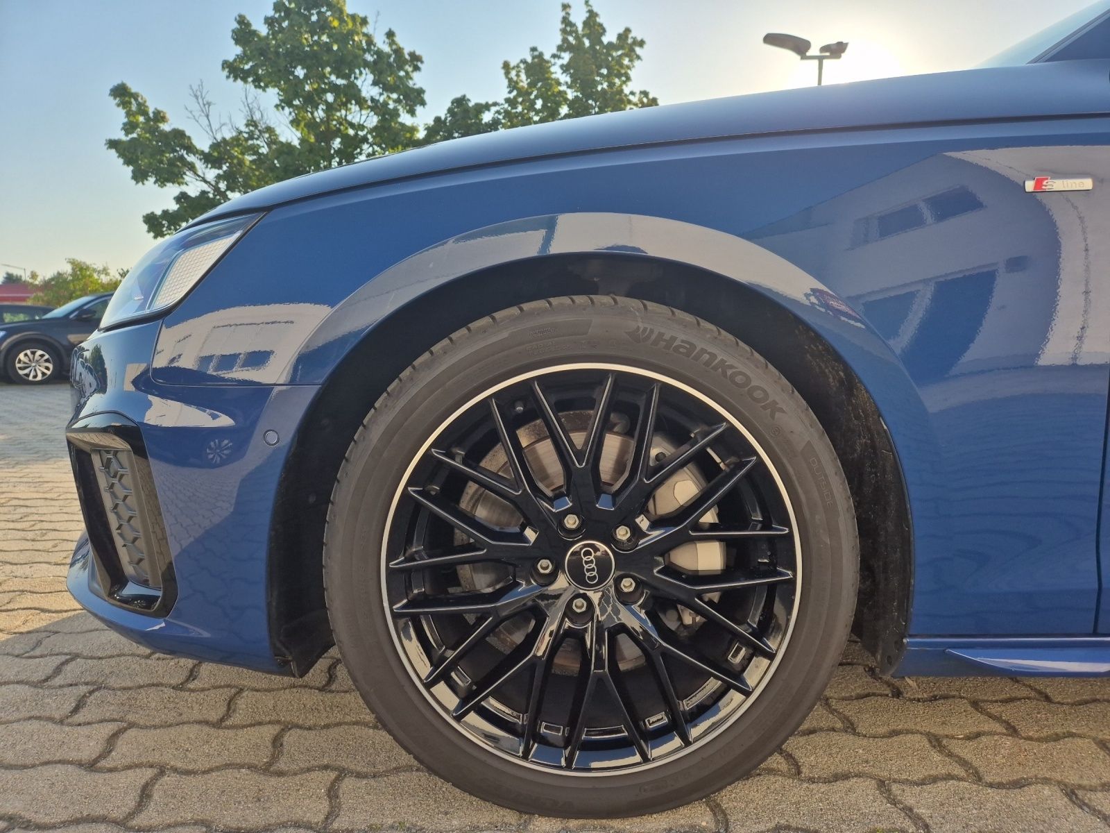 Fahrzeugabbildung Audi A4 Avant 40 TDI quattro S-line S-tronic Matrix A
