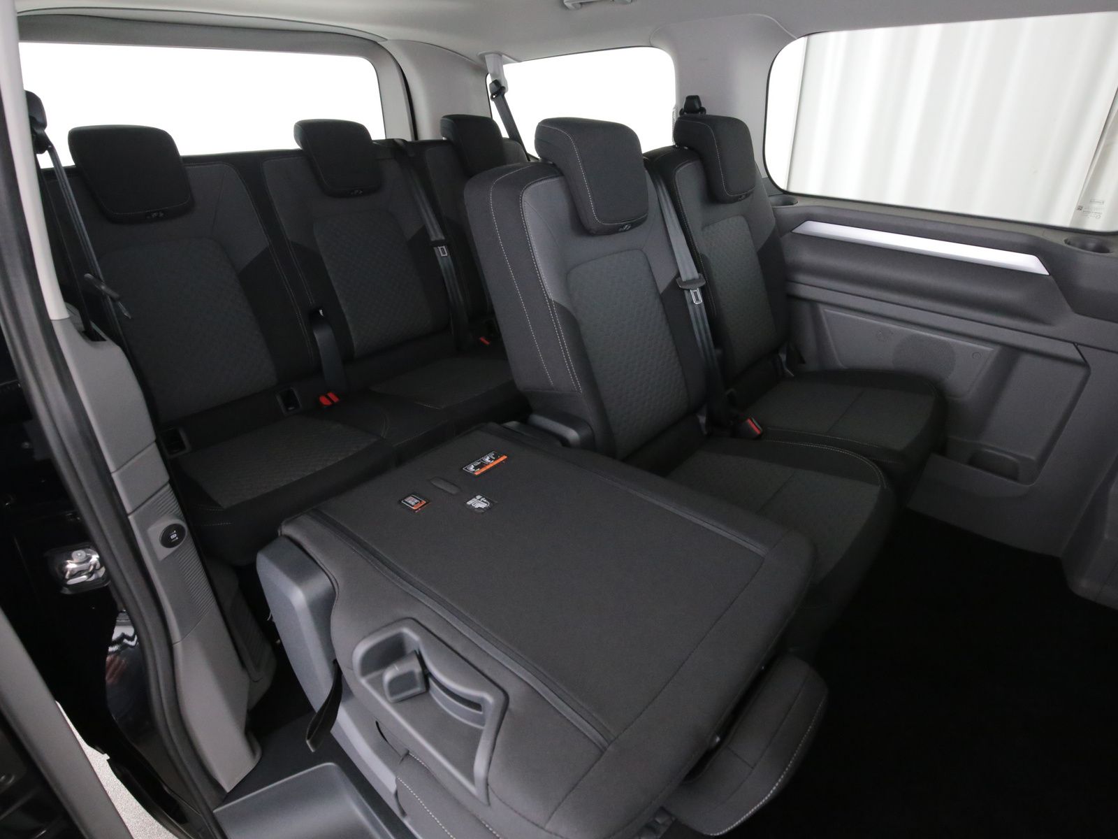 Volkswagen T7 Caravelle - Bild 15