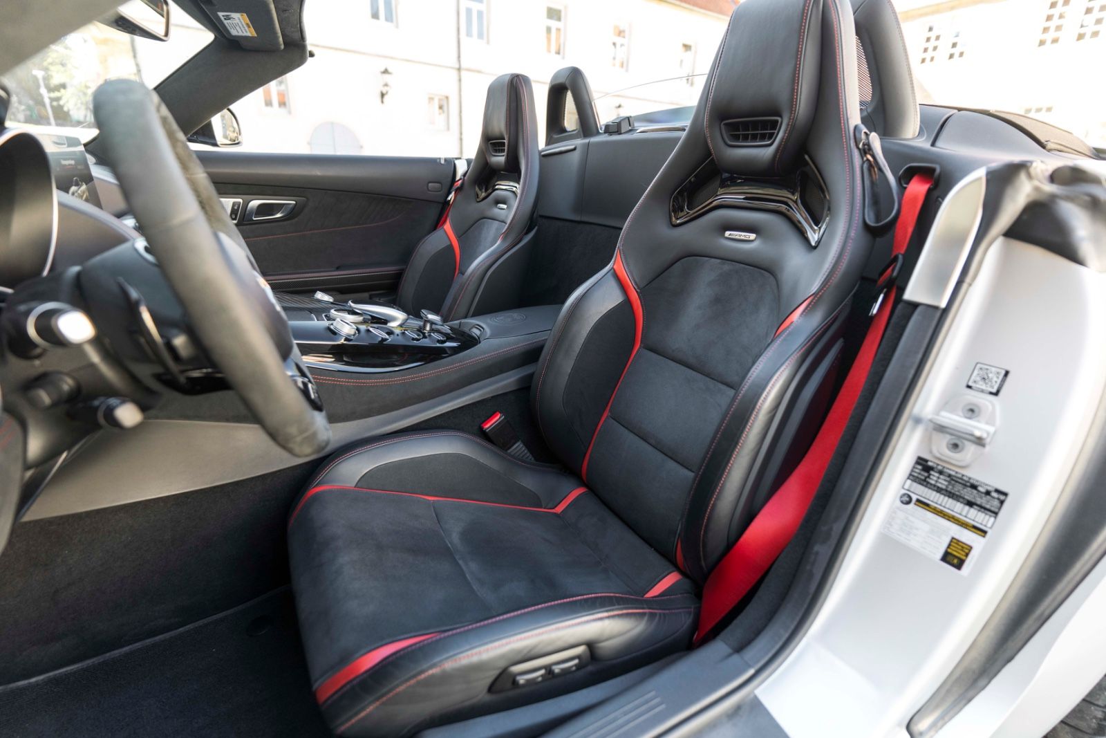 Fahrzeugabbildung Mercedes-Benz AMG GT C BURMESTER NIGHT KAM CARBON