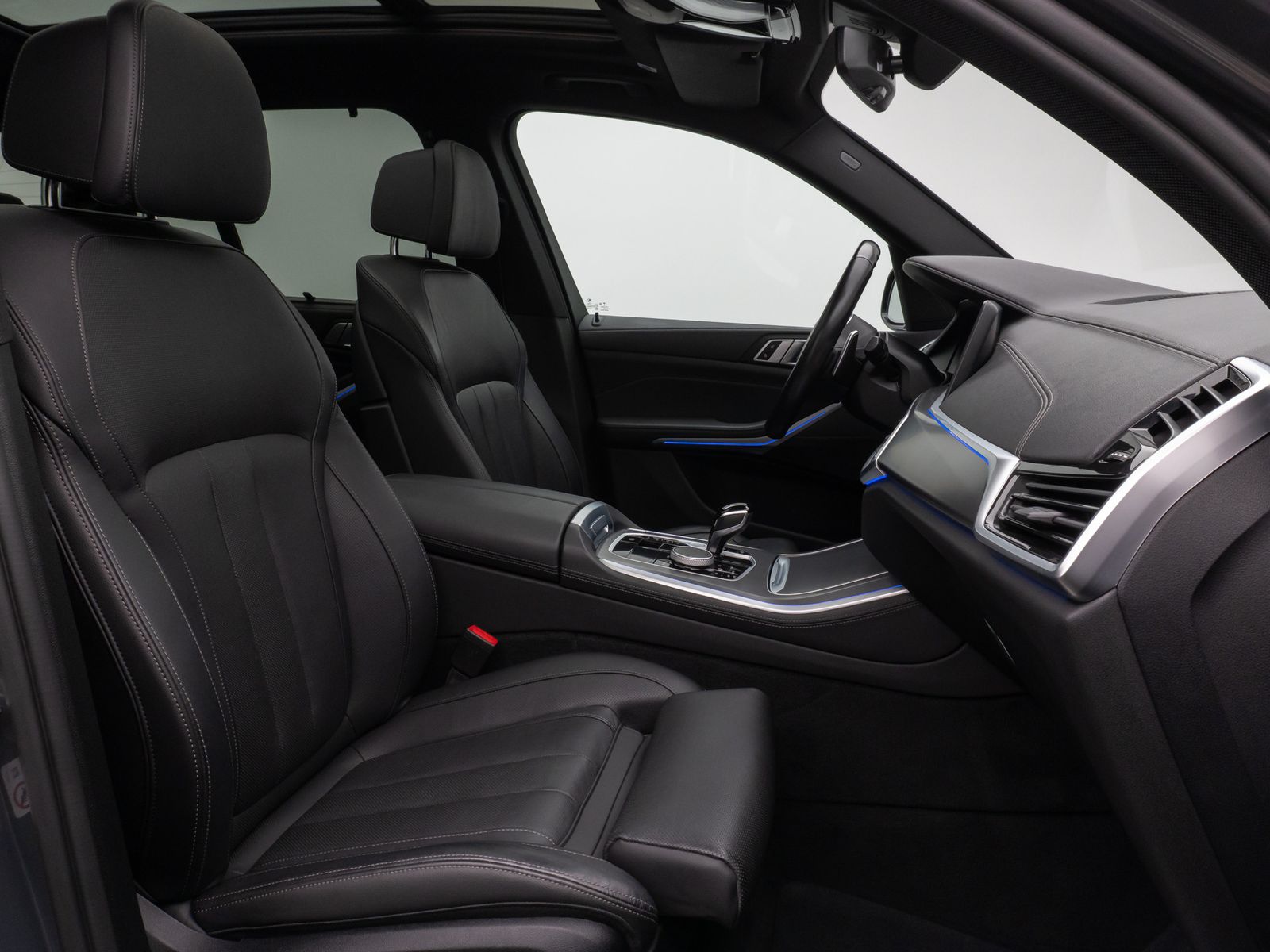 Fahrzeugabbildung BMW X5 xD40d M Sport Panorama Kamera HUD DAB HiFi