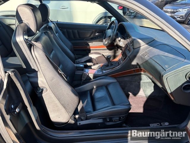 Fahrzeugabbildung BMW 850 CSi V12 M-Paket 6-Gang-Schalter Schiebedach