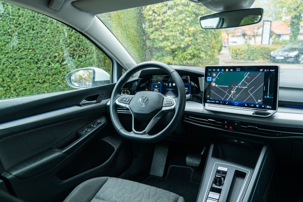 Volkswagen Golf 8 2.0 TDI LIFE/ BUSINESS/ AHK/ LED+ Volkswagen Golf 8 2.0 TDI LIFE/ BUSINESS/ AHK/ LED+