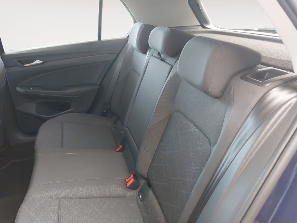 Fahrzeugabbildung Volkswagen Golf 1.5 TSI Life Panorama ACC IQ Light LED