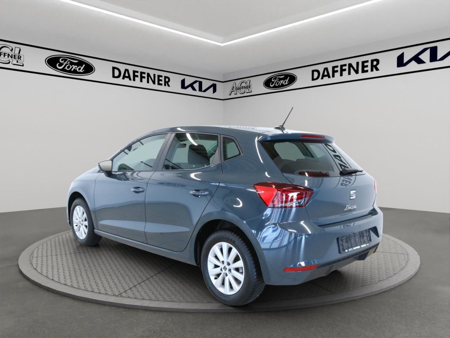 Fahrzeugabbildung SEAT Ibiza Style Automatik Kamera Navi SHZ PDC Alu LE