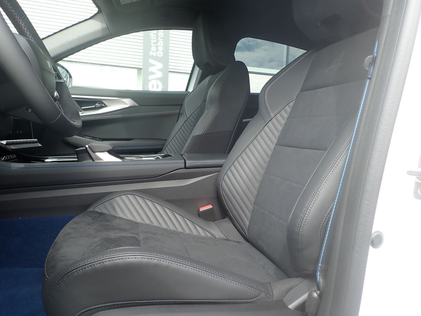 Fahrzeugabbildung Renault Rafale Esprit Alpine E-Tech Plug-in Hybrid 300 4