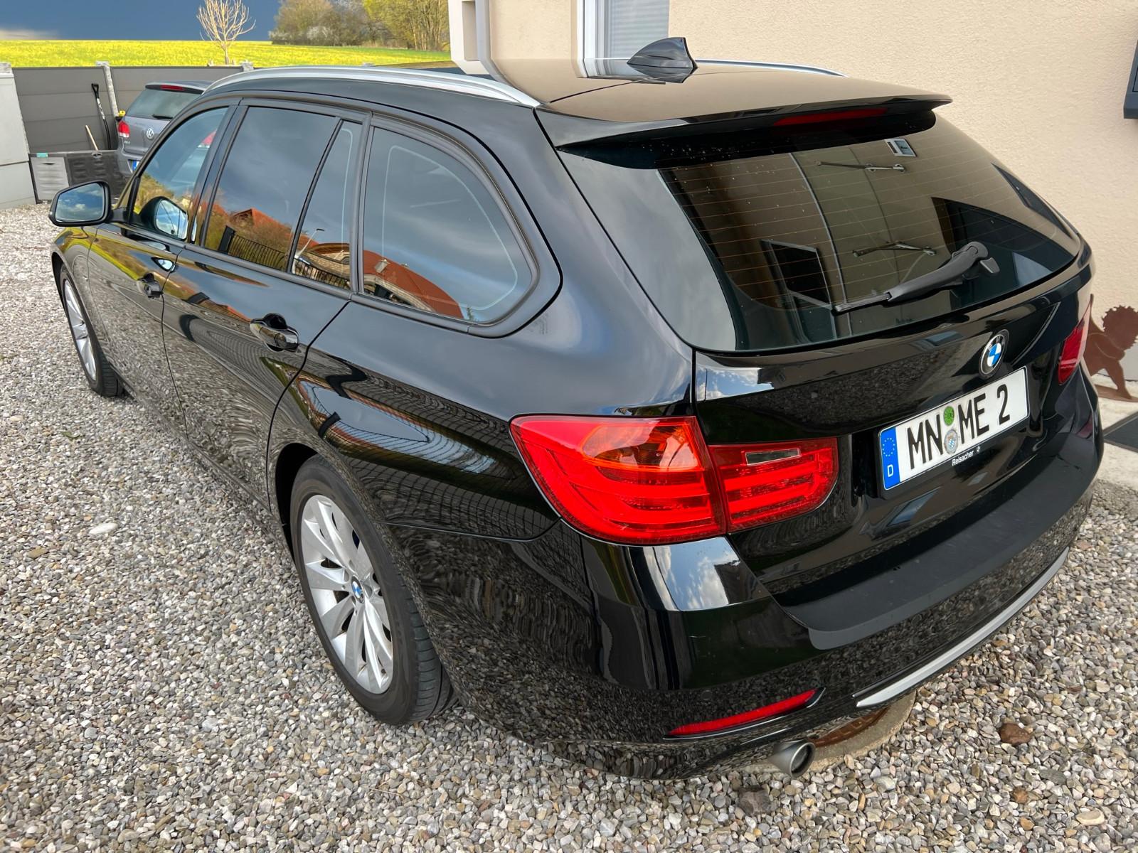 BMW 318 2013 — interior