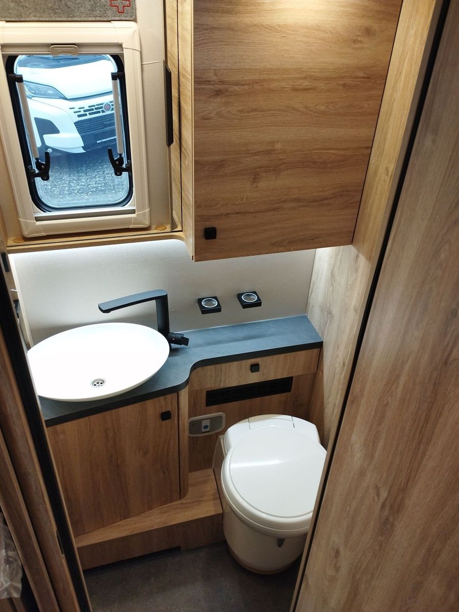 Fahrzeugabbildung Eura Mobil Integra Line IL 720 EF SAT, SOLAR, LUFTFEDERUNG