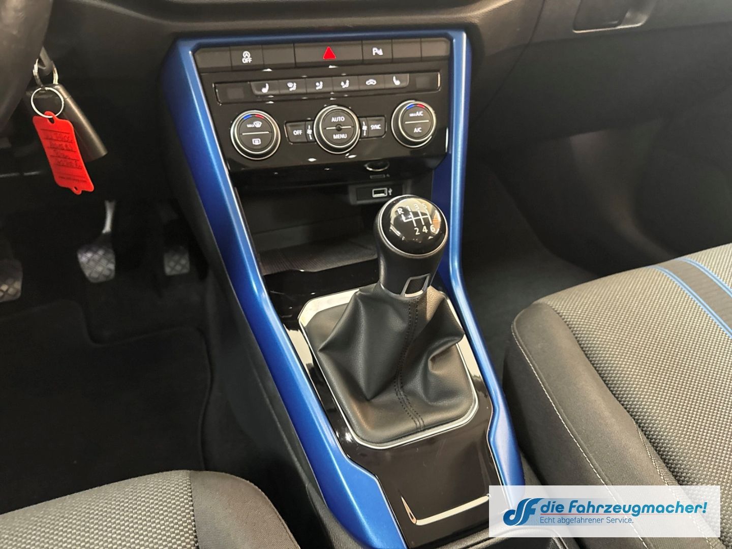 Fahrzeugabbildung Volkswagen T-Roc Style Mehrzonenklima Ambientebeleuchtung S