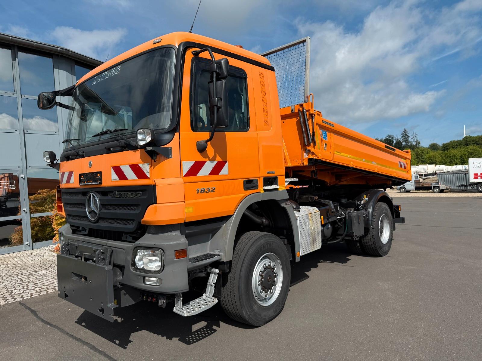 Mercedes-Benz Actros 2032 4x4 Blattfederung + Kupplung+Meiller