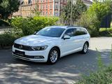 Volkswagen Passat 2,0 tdi Kombi * DSG * Kamera * - VW Passat Gebrauchtwagen in Chemnitz