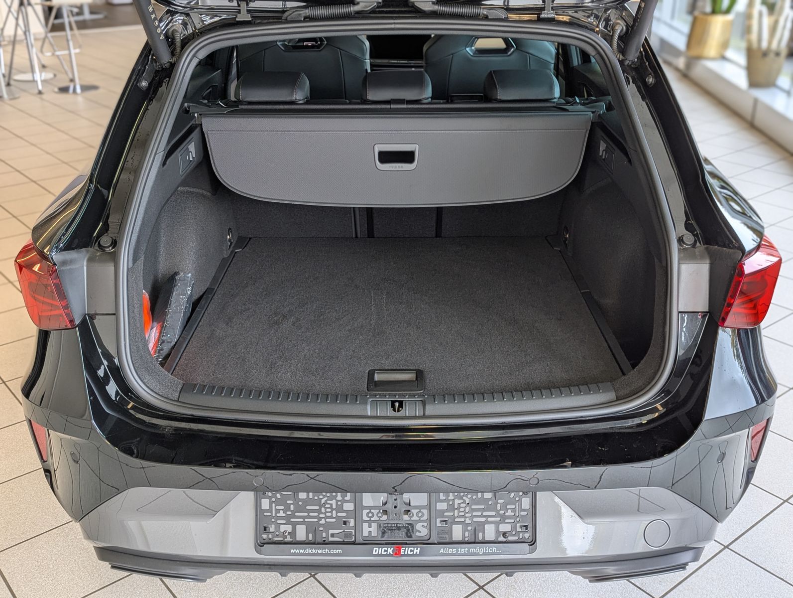 CUPRA Leon 2.0 TDI Intelligent-Dynamic-Edge-Pake Cam - Image 16