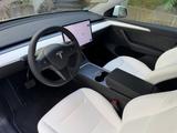Tesla Model Y LR AWD | Boost | AHK | Weiß/Weiß | - gebrauchte Tesla Model Y aus dem Jahr 2024