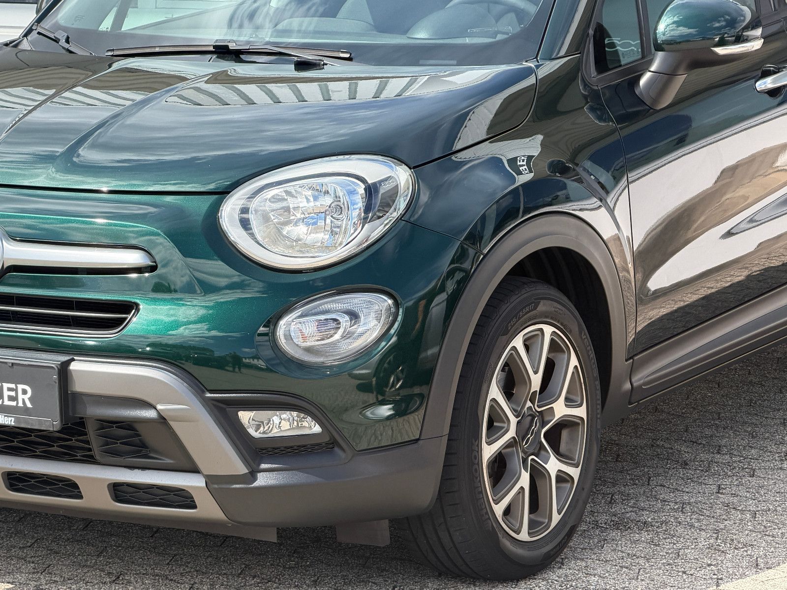 Fahrzeugabbildung Fiat 500X Cross/ UConnect / Fahrassistenz/Design-Kit