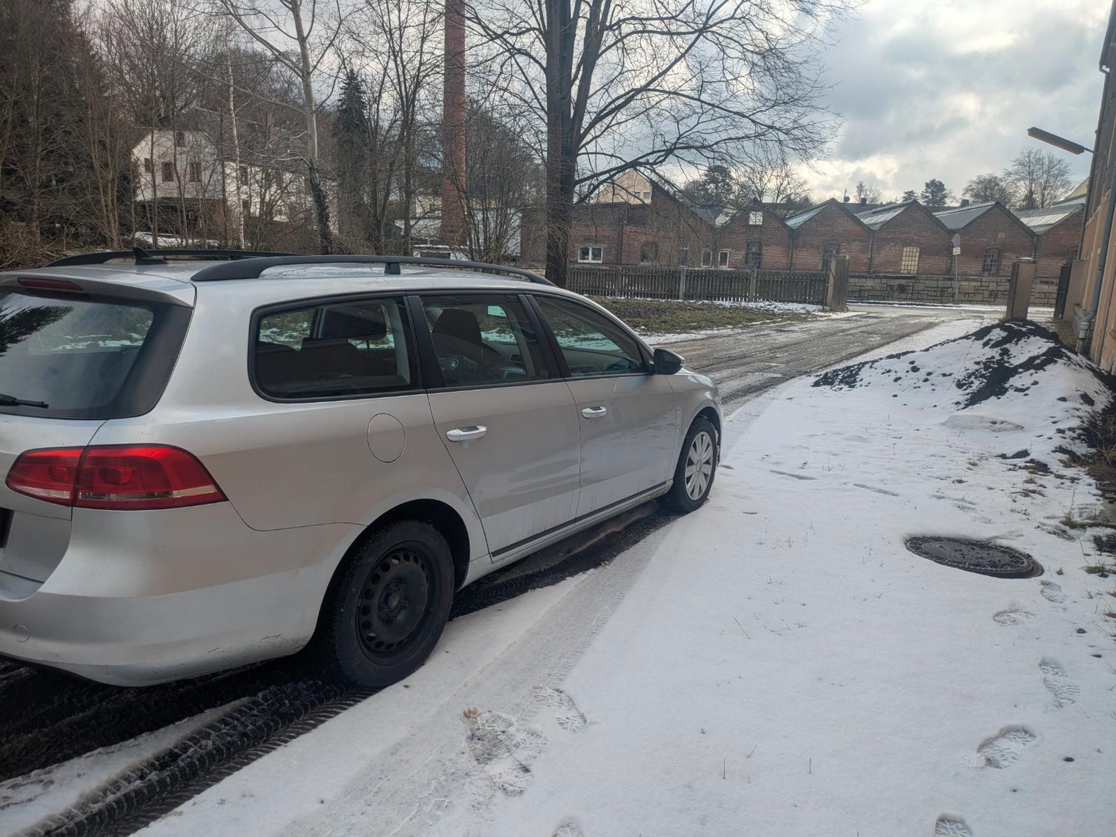Volkswagen Passat 2011 — engine 1.968 cm³, 140 HP (103kW)