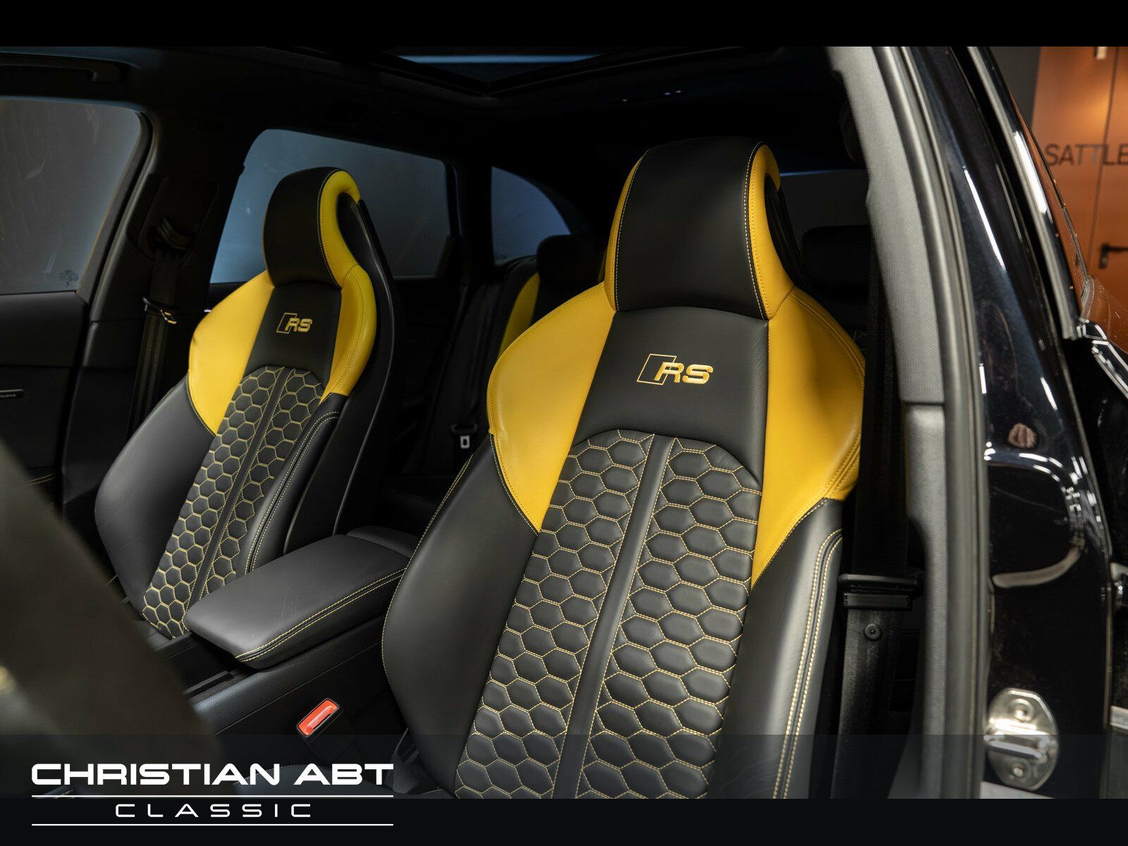 Fahrzeugabbildung Audi RS 4 Competition Plus Panorama * B&O * Keyless