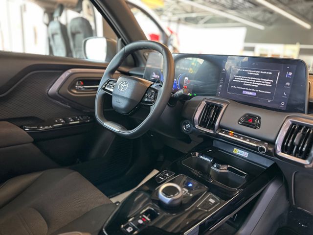 Toyota Urban Cruiser FWD Lounge 61 kWh *PANO*JBL*