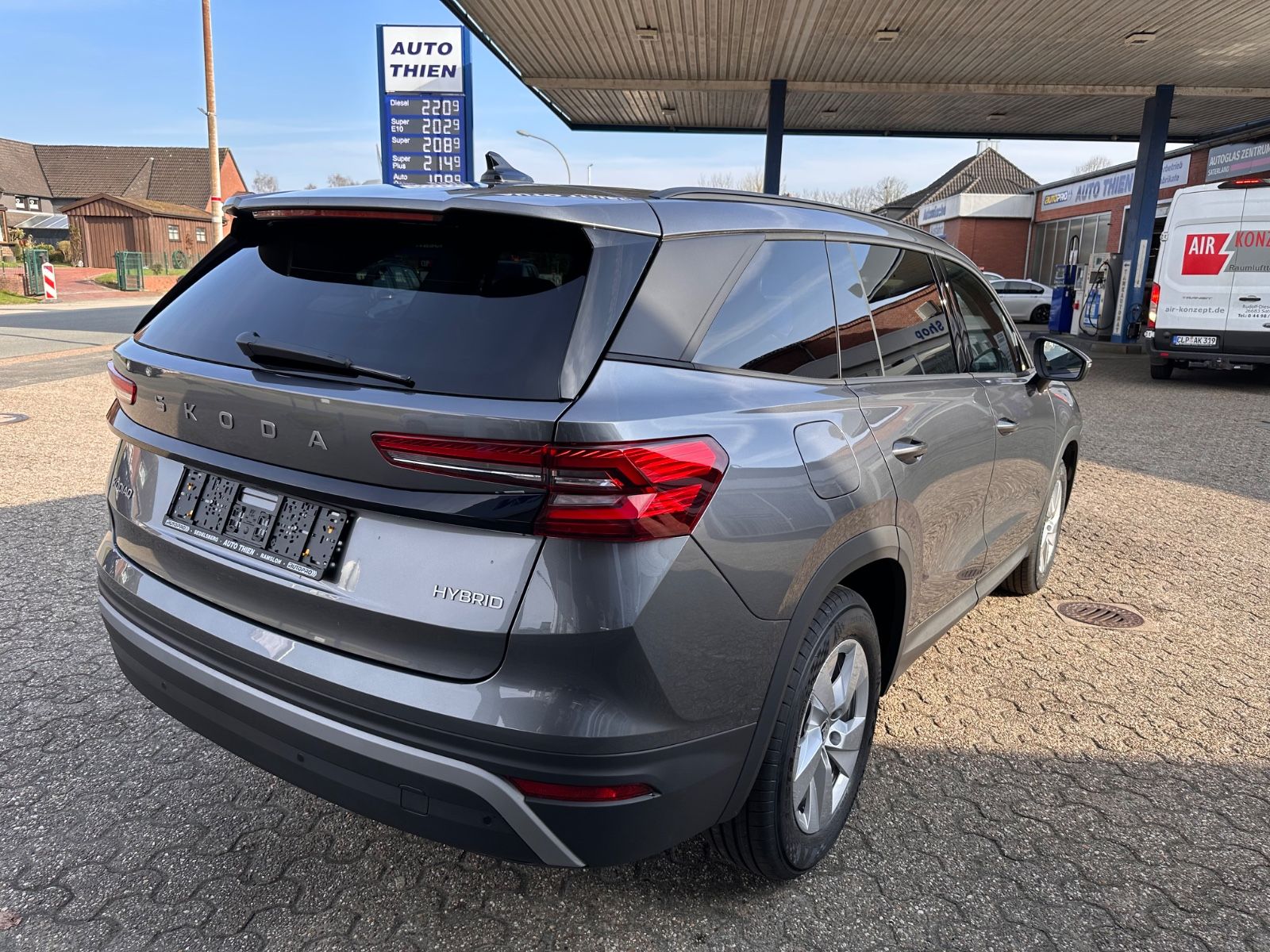 Fahrzeugabbildung SKODA Kodiaq 1.5 eTSI Selection DSG ACC/LED/PDC/SHZ