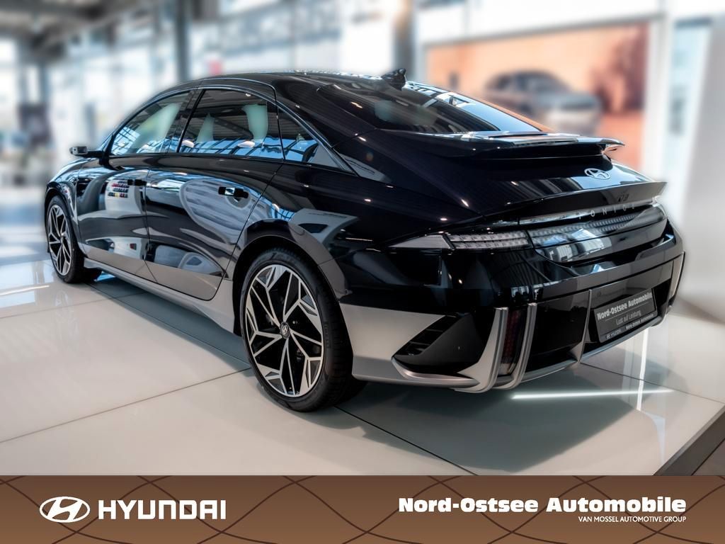 Fahrzeugabbildung Hyundai IONIQ 6 UNIQ Glasdach dig. Außenspiegel LM-Felge