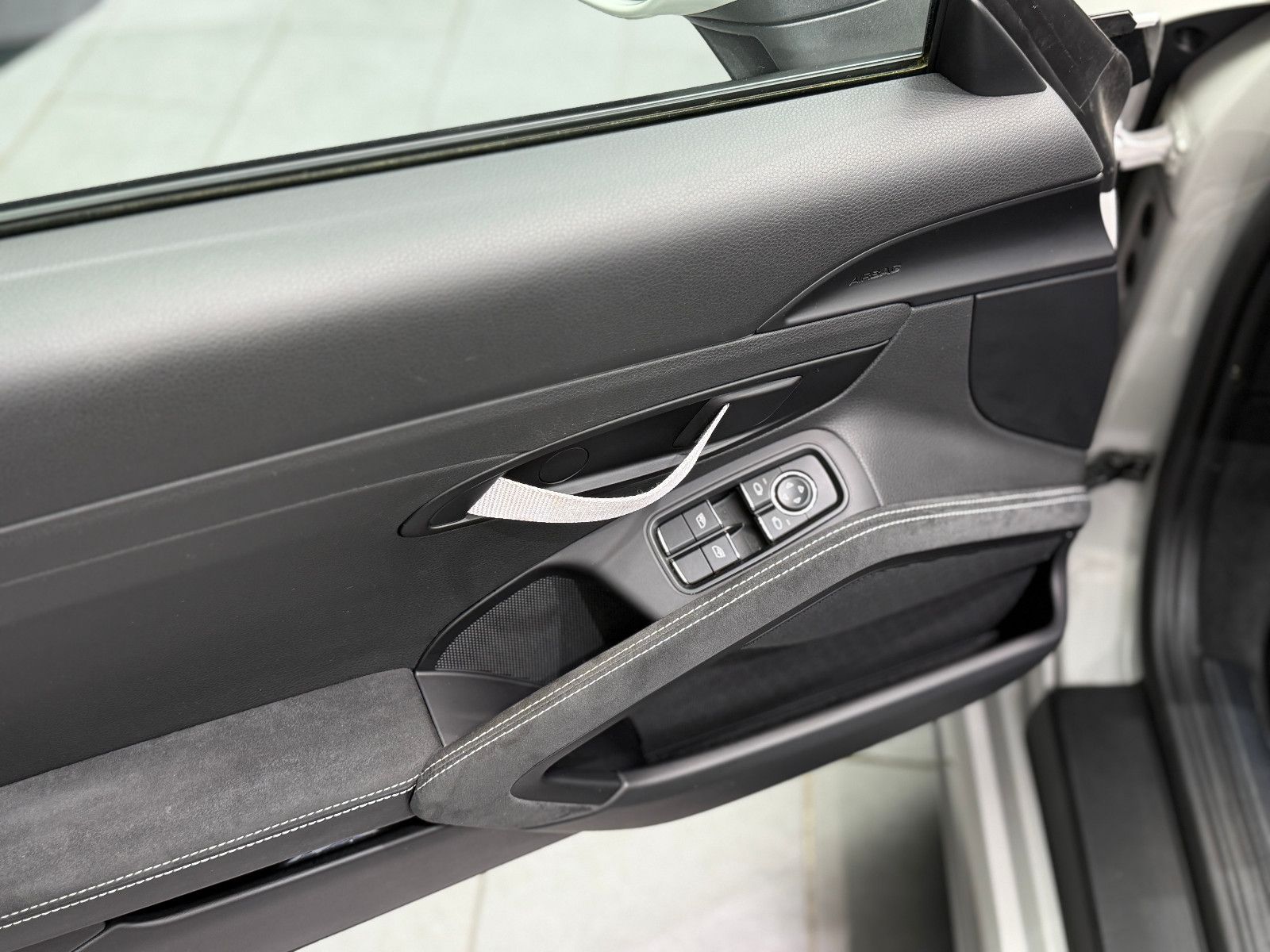 Fahrzeugabbildung Porsche Cayman GT4|918 SCHALENSITZE|PCCB|1.HAND|SCHALTER