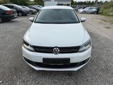 Volkswagen Jetta VI Highline Navi - Volkswagen Jetta aus 2011 mit Diesel-Antrieb
