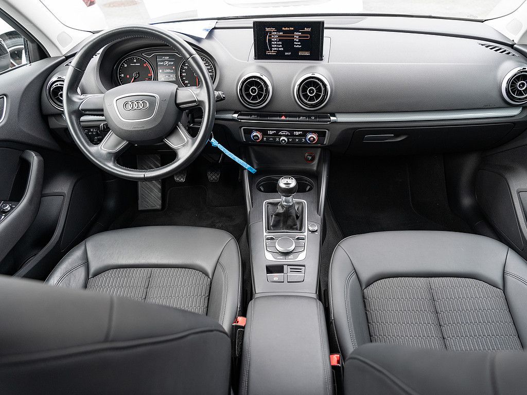 Fahrzeugabbildung Audi A3 1.6 TDI Ambiente PDC GRA ISOFIX KLIMA RADIO