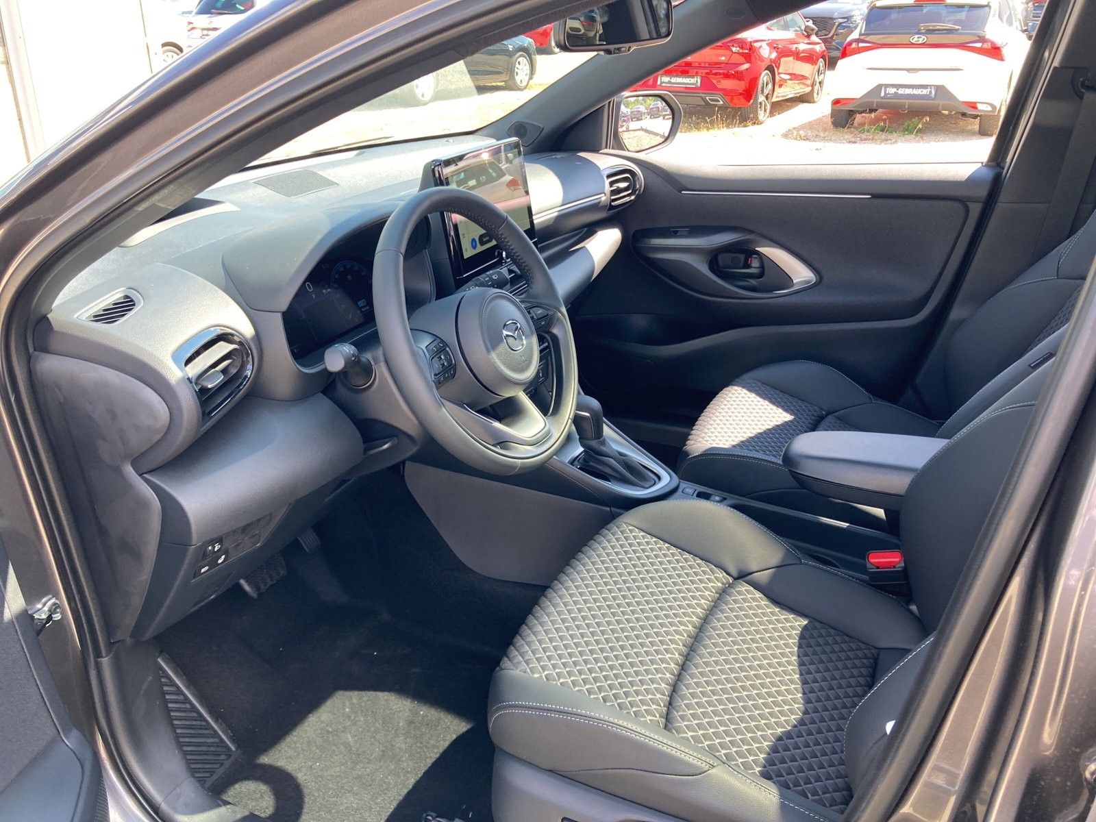 MAZDA 2 Hybrid 1.5L VVT-i 116PS HOMURA PLUS NAVI - Image 7