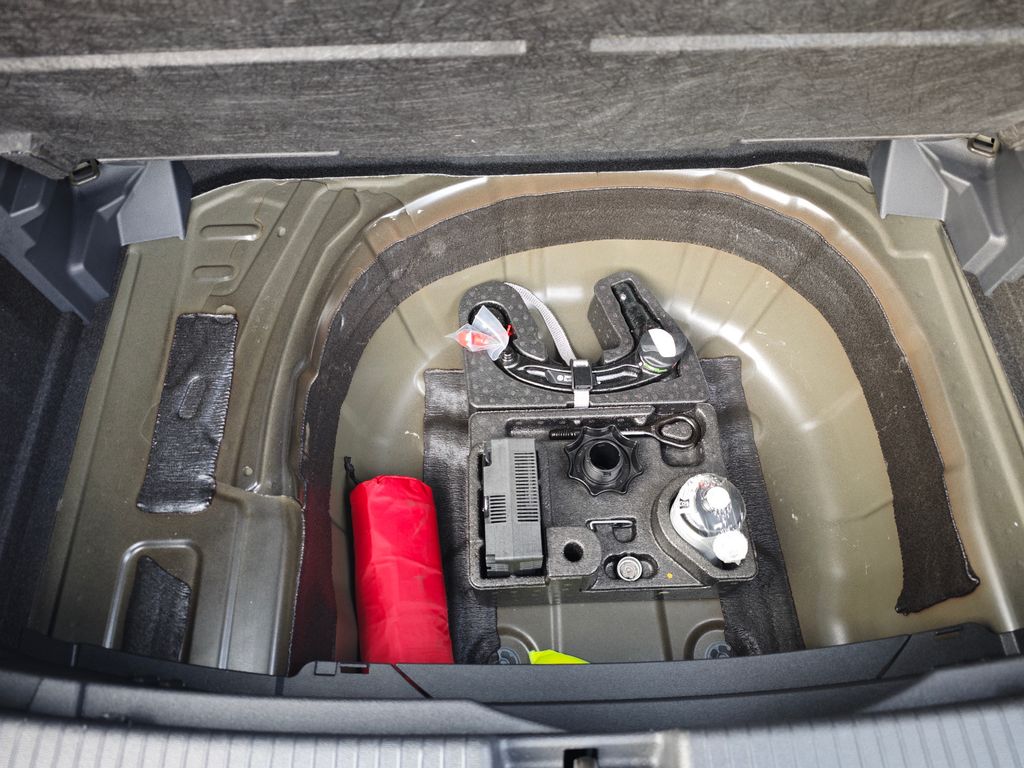 VW T-Cross R-Line 150PS DSG #AHK #kAMERA #NAVI VW T-Cross R-Line 150PS DSG #AHK #kAMERA #NAVI