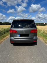 Volkswagen Touran 1.4 TSI Highline, sehr gepflegt, TÜV NEU  - gebrauchte VW Touran aus dem Jahr 2013