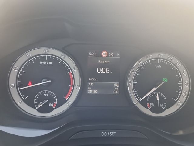 Fahrzeugabbildung SKODA Kodiaq 1.5 TSI DSG Clever NAVI MATRIX-LED