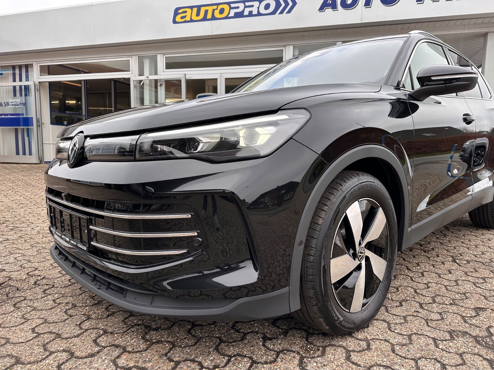 Fahrzeugabbildung Volkswagen Tiguan 2.0 TDI Elegance DSG AHK/Matrix/ACC/Navi
