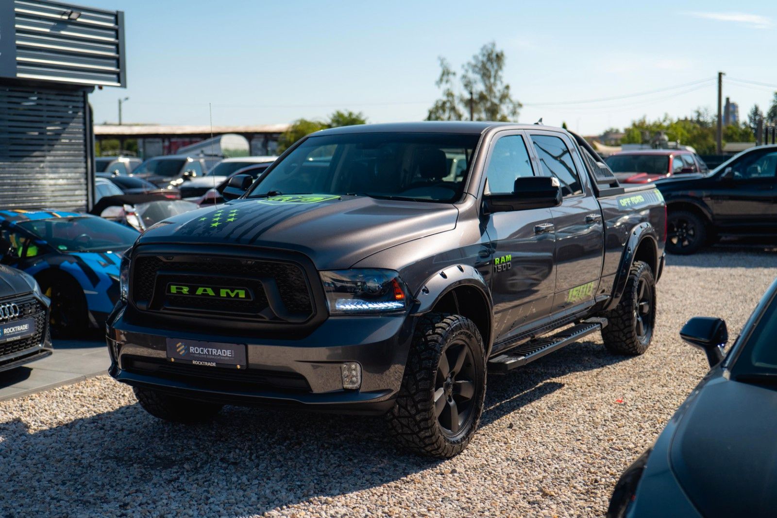 Fahrzeugabbildung Dodge RAM 5.7 V8 HEMI 4x4 OFFROAD Night-Paket LONGBED