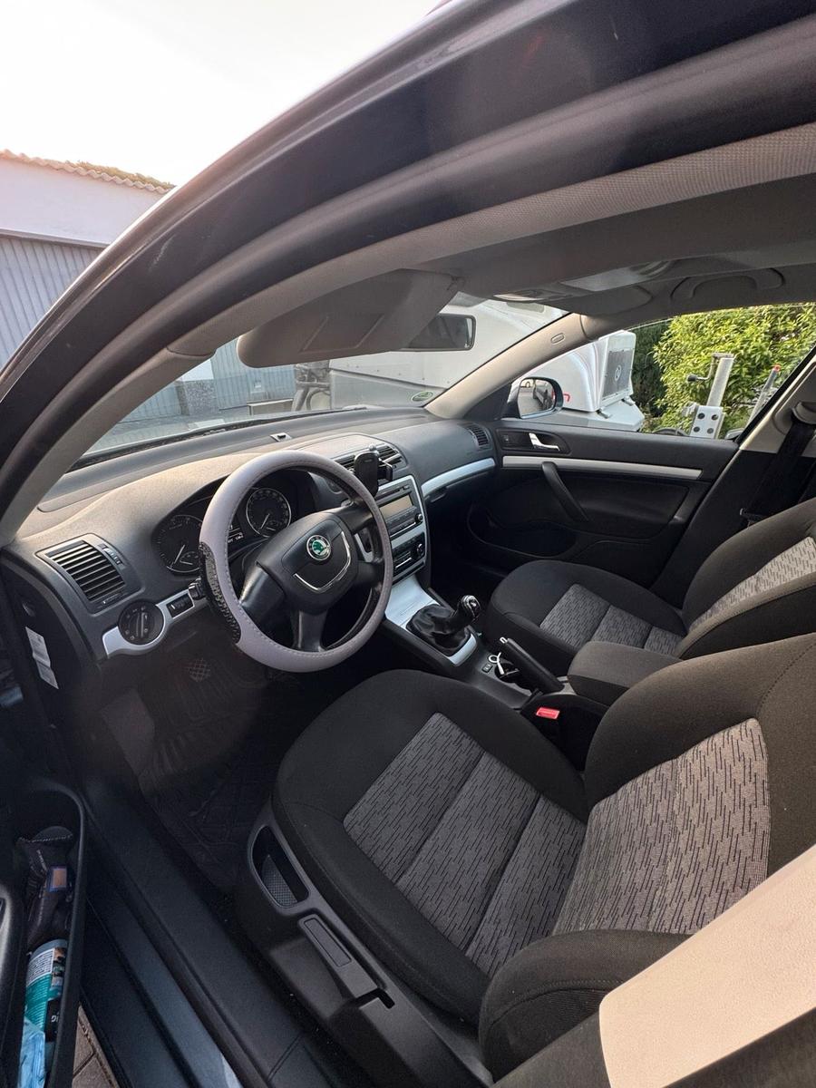Skoda Octavia 2011 — photo 6