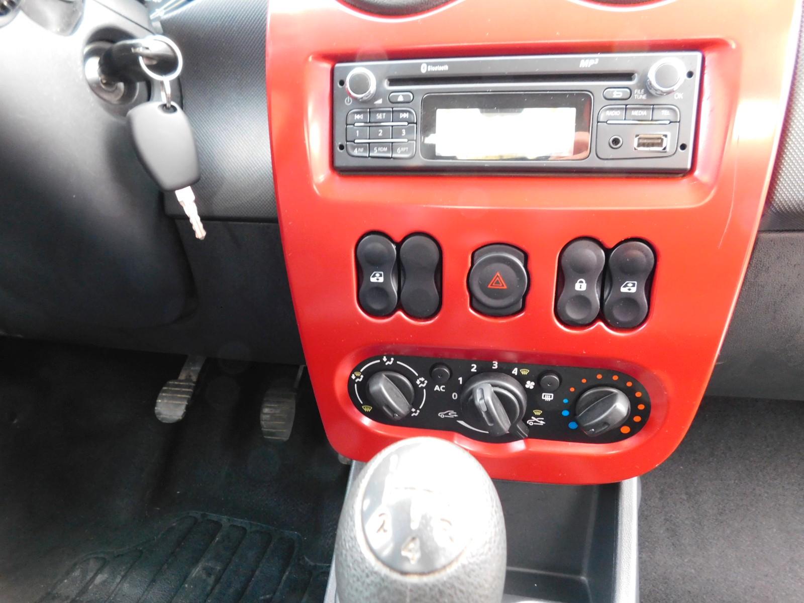 Dacia Sandero 2012 — photo 7