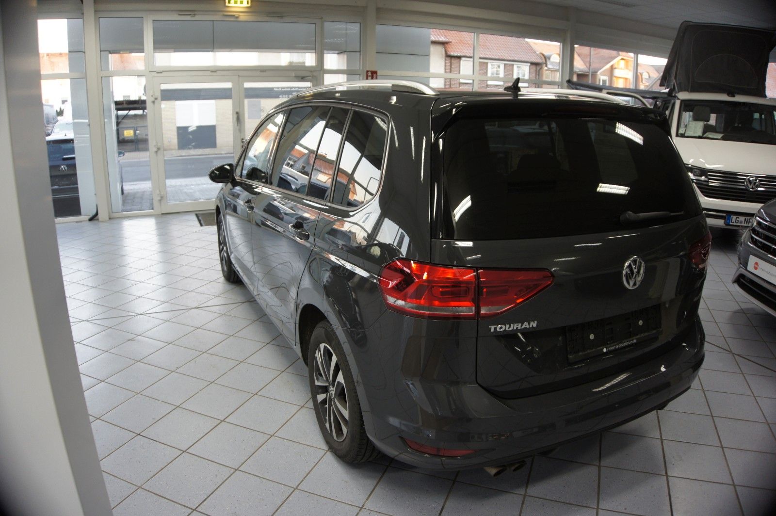 Fahrzeugabbildung Volkswagen Touran Comfortline  Alu, AHK , LED,