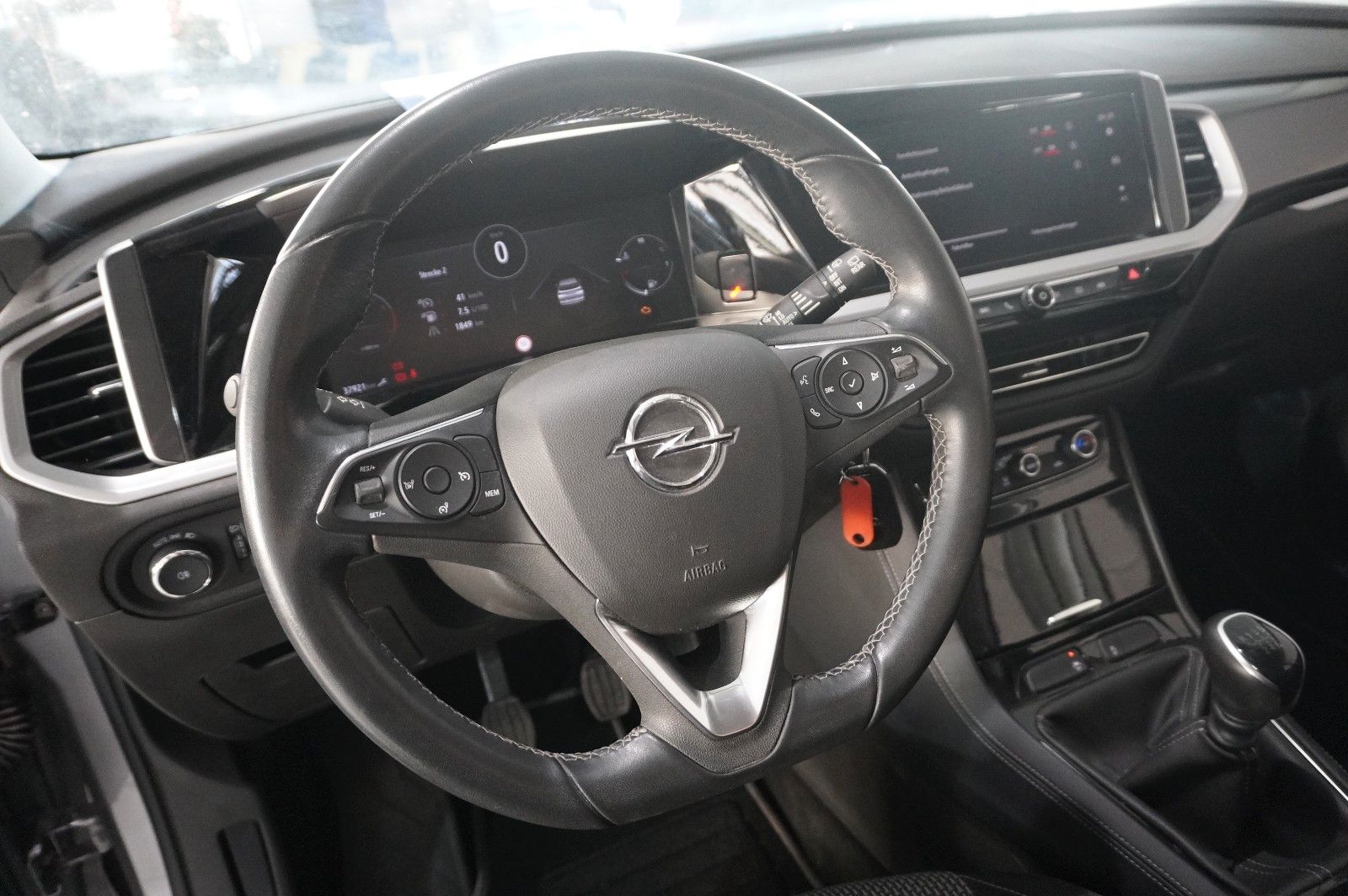 Fahrzeugabbildung Opel Grandland (X) 1.2T GS SPORT NAVI/LED/KAMERA/DAB+