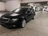 Skoda Superb 3.6 V6 DSG 4x4 Ambition Combi Ambition - Skoda Superb aus 2014 mit Benzin-Antrieb: Kombi