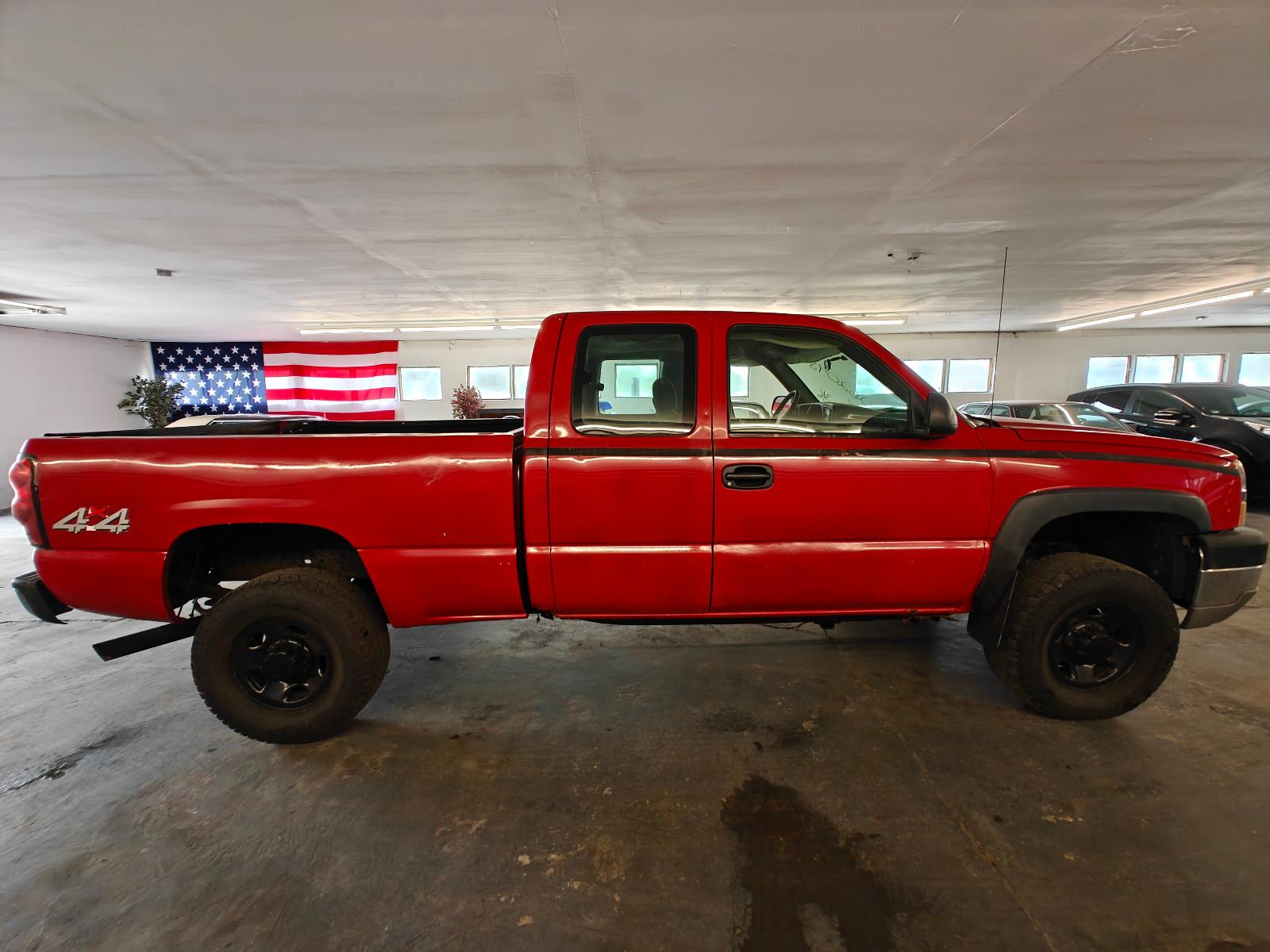 Chevrolet Silverado 2004 — engine 8.100 cm³, 330 HP (243kW)