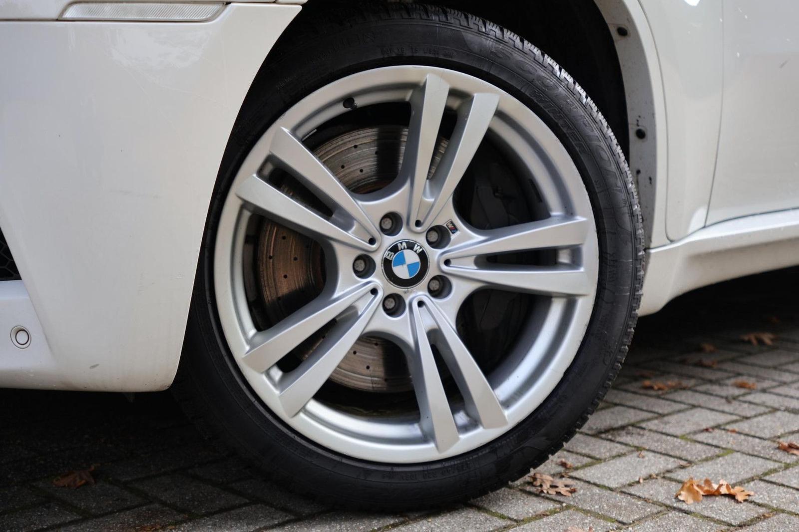 BMW X6 4.4i M Preis EU € 18.950,-. Export/handel, Gl