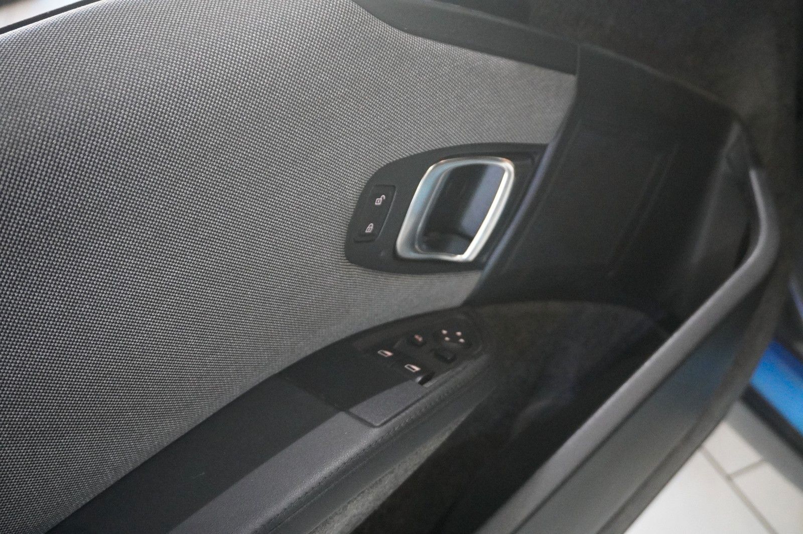 Fahrzeugabbildung BMW i3 120AH NAIVI/SPORT/WÄRMEP./LED/PDC/VIRT./SHZ