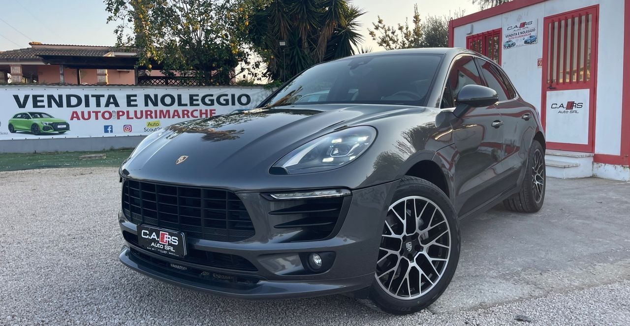PORSCHE Macan