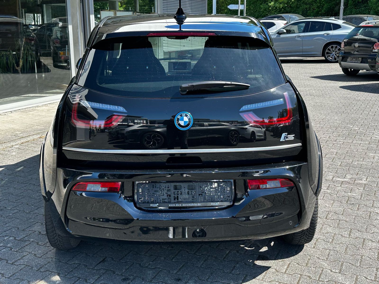 Fahrzeugabbildung BMW i3 s 120Ah PANO+NAVI+LED+SITZHZ+KAMER+TEMP+DAB+M