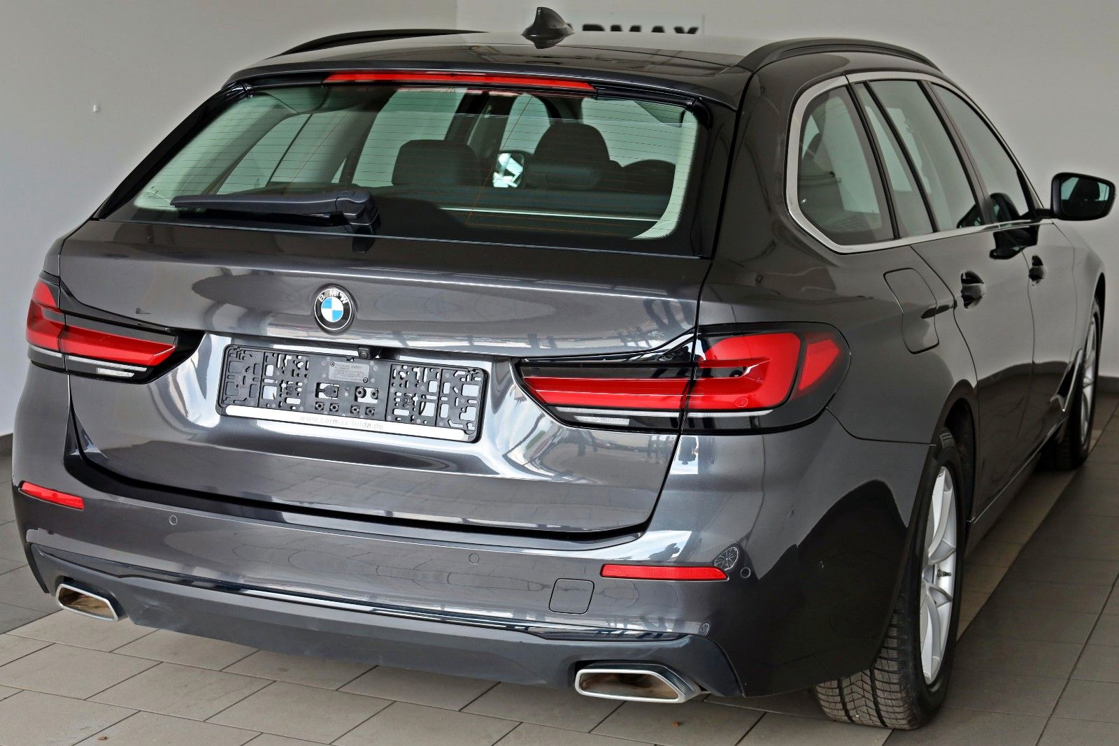 Fahrzeugabbildung BMW 520d xDrive Touring Leder,Navi,LED,Standheizung
