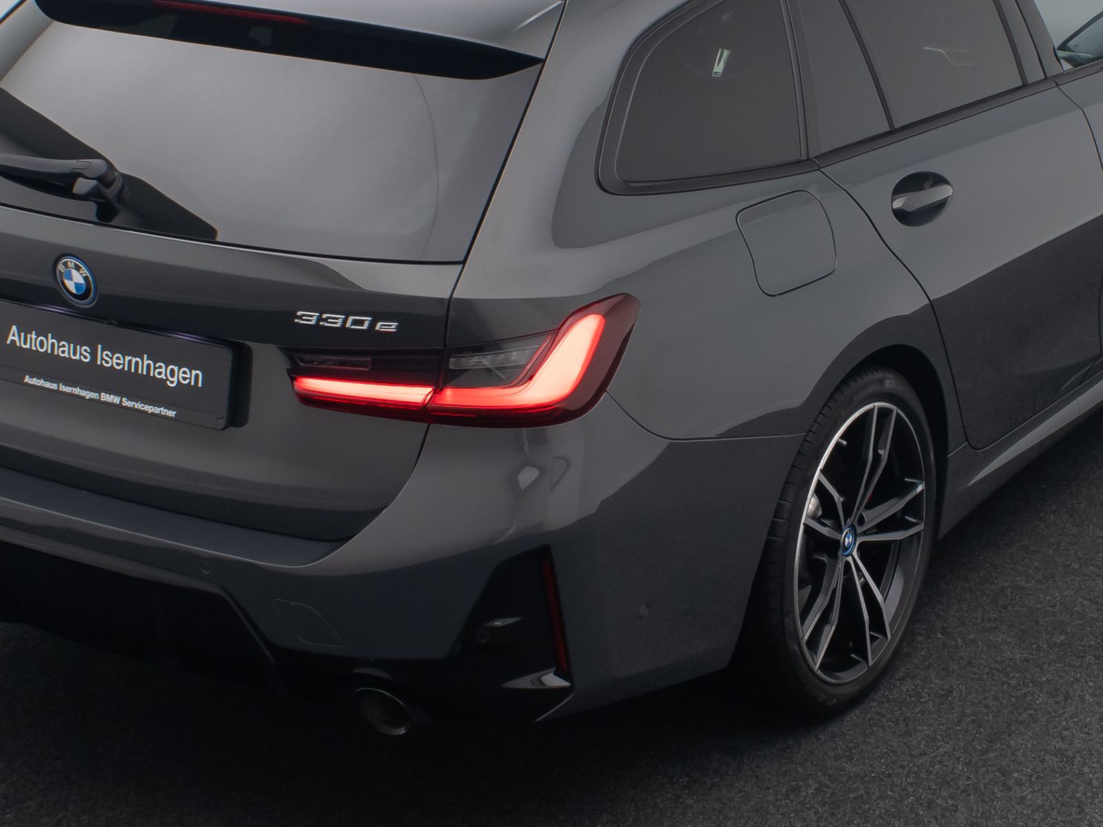 Fahrzeugabbildung BMW 330e xD M Sport HUD DAB Kamera HiFi Komf 19Zoll