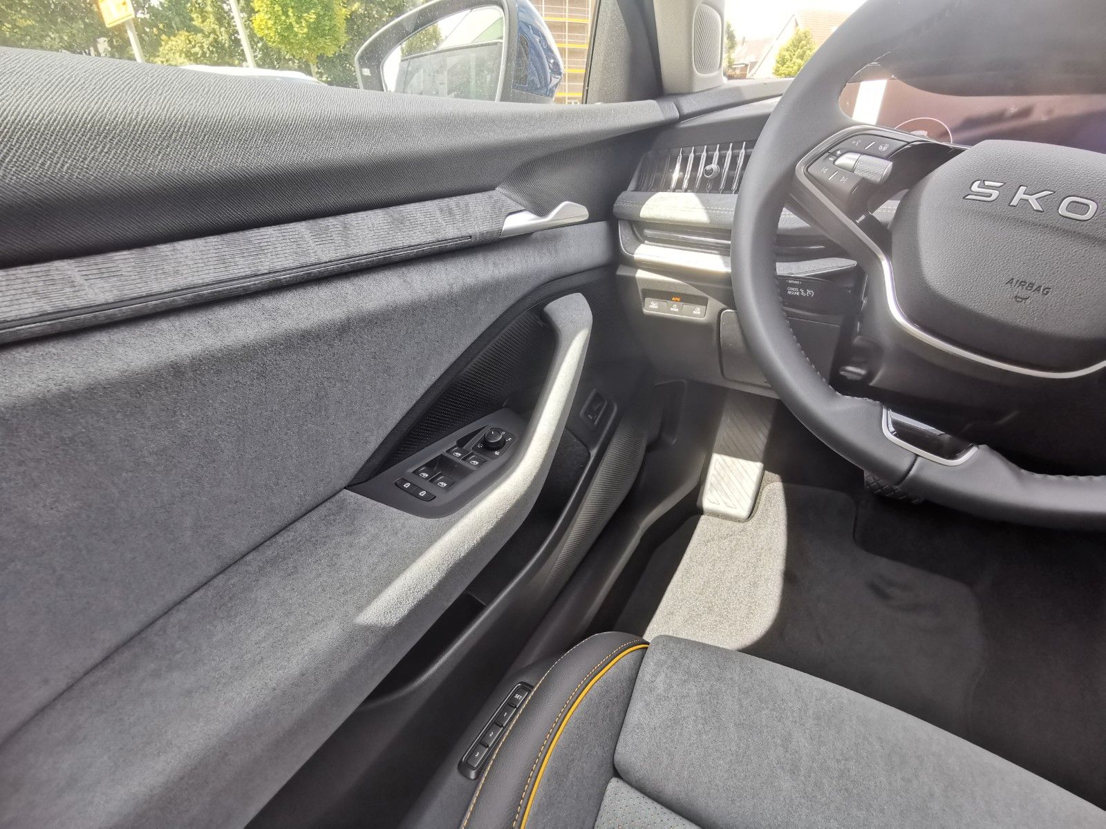 Fahrzeugabbildung SKODA Superb Combi Selection Klima Kamera